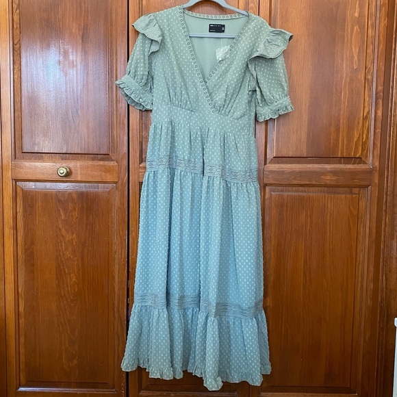 ASOS Tiered Green Maxi Dress Swiss Dot Pattern Size US 8 - Picture 1 of 6